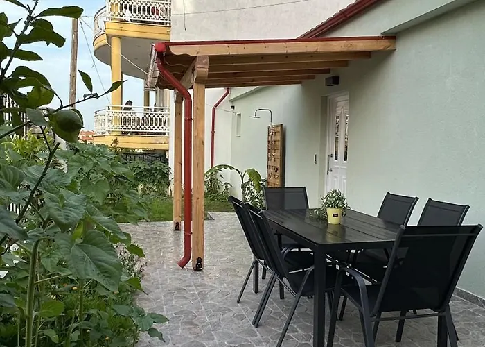 Garden House * Flogita
