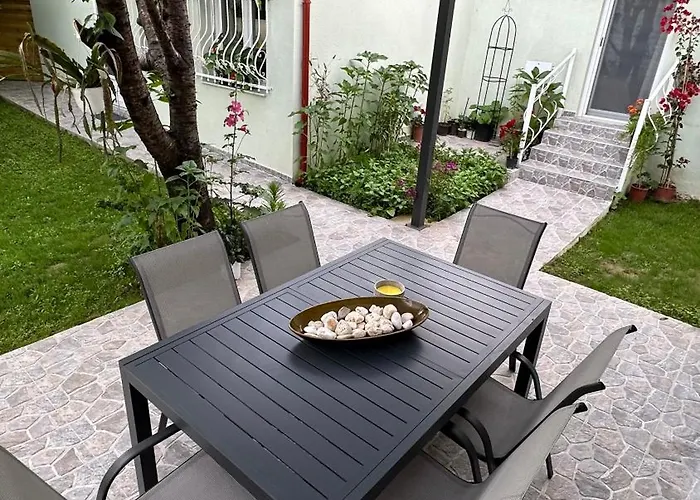 Garden House Flogita